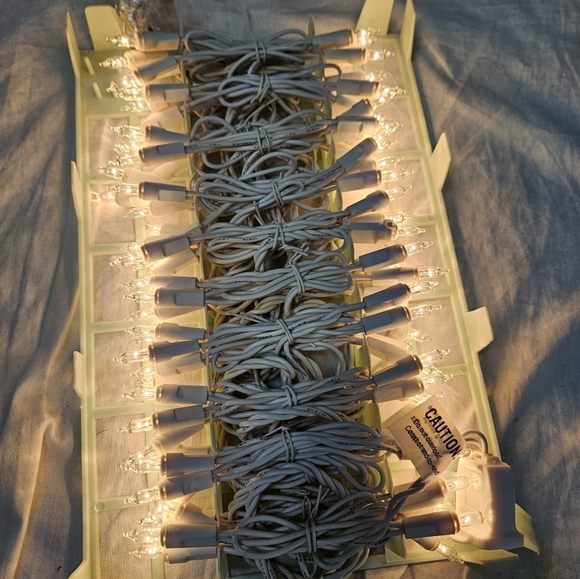 NIB Foremost 100 Icicle Add-a-Set White‎ Lights White Wire Christmas Lights - Picture 7 of 8